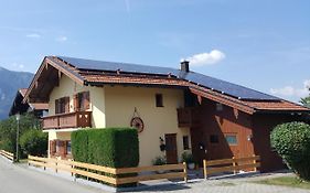 Chiemgauferienwohnungen - Wanderlust und Alpenrose